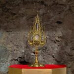 São Sebastião celebra chegada histórica da relíquia de seu padroeiro, fortalecendo o turismo religioso e a fé cristã