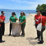 Programa “Conexão Sustentável Verão” promove mais uma edição com limpeza e conscientização na Praia do Pequeá
