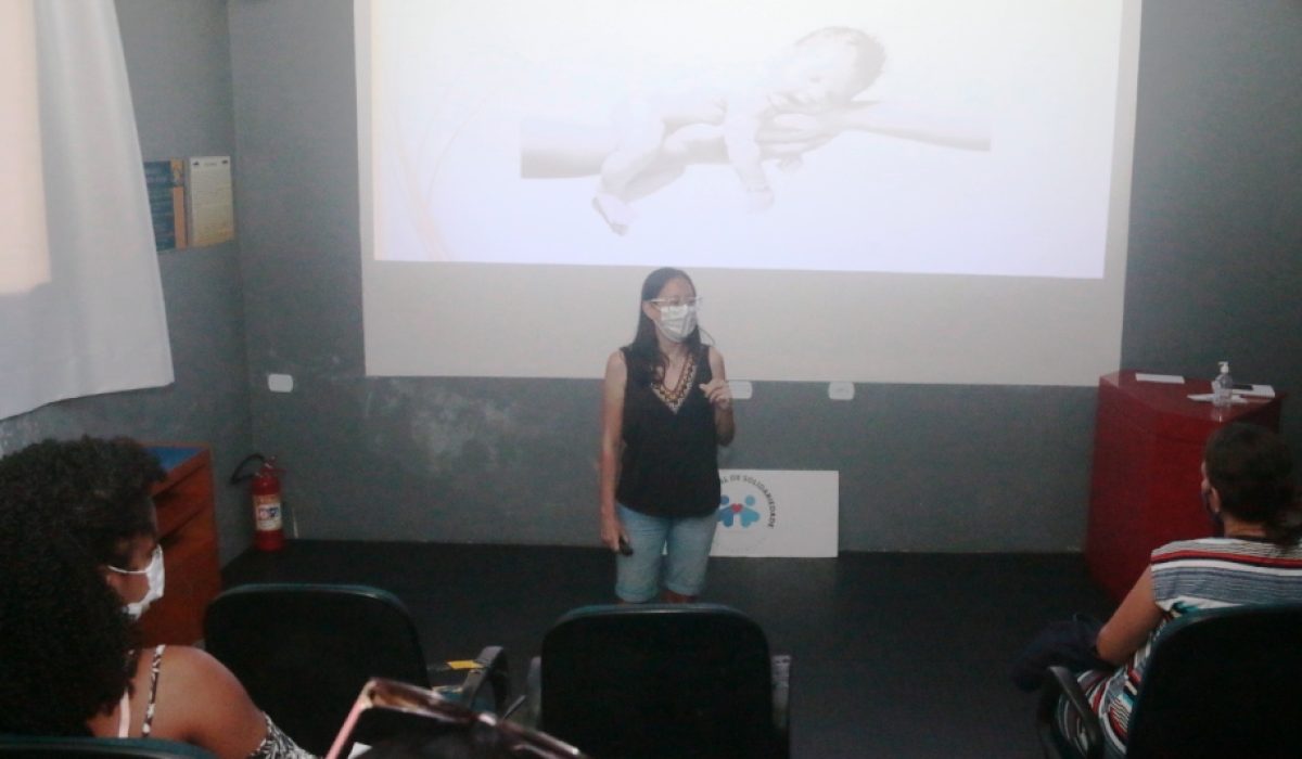 02_25-Fundo-Social-Palestra-Gestante-videoteca-LG-24