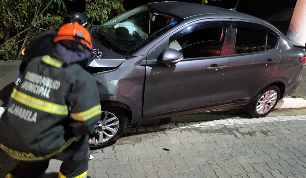 Acidente de trânsito mobiliza Corpo de Bombeiros em Ilhabela