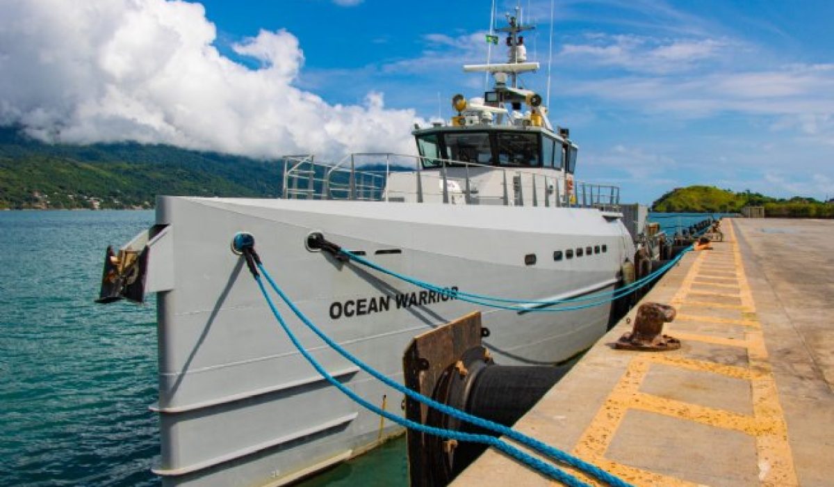 Alunos de escolas municipais de São Sebastião visitam navio de proteção ambiental - Foto Beto Silva (3)