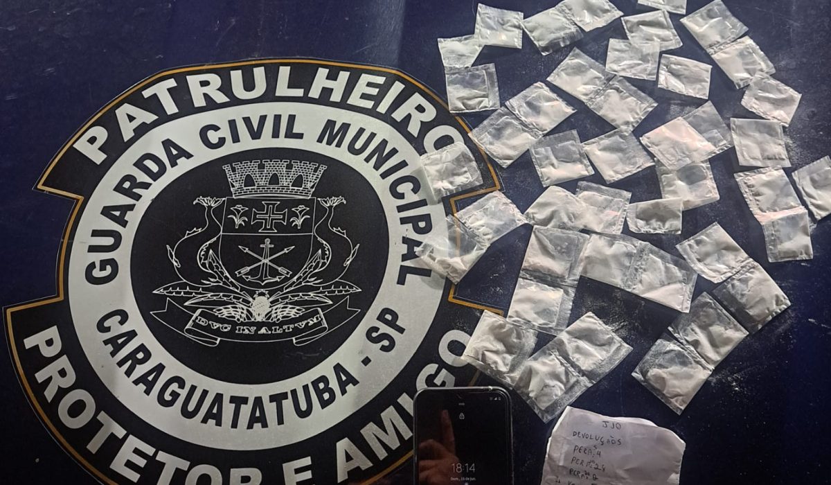 Após tentativa de fuga, homem é detido com 40 papelotes de cocaína em Caraguatatuba