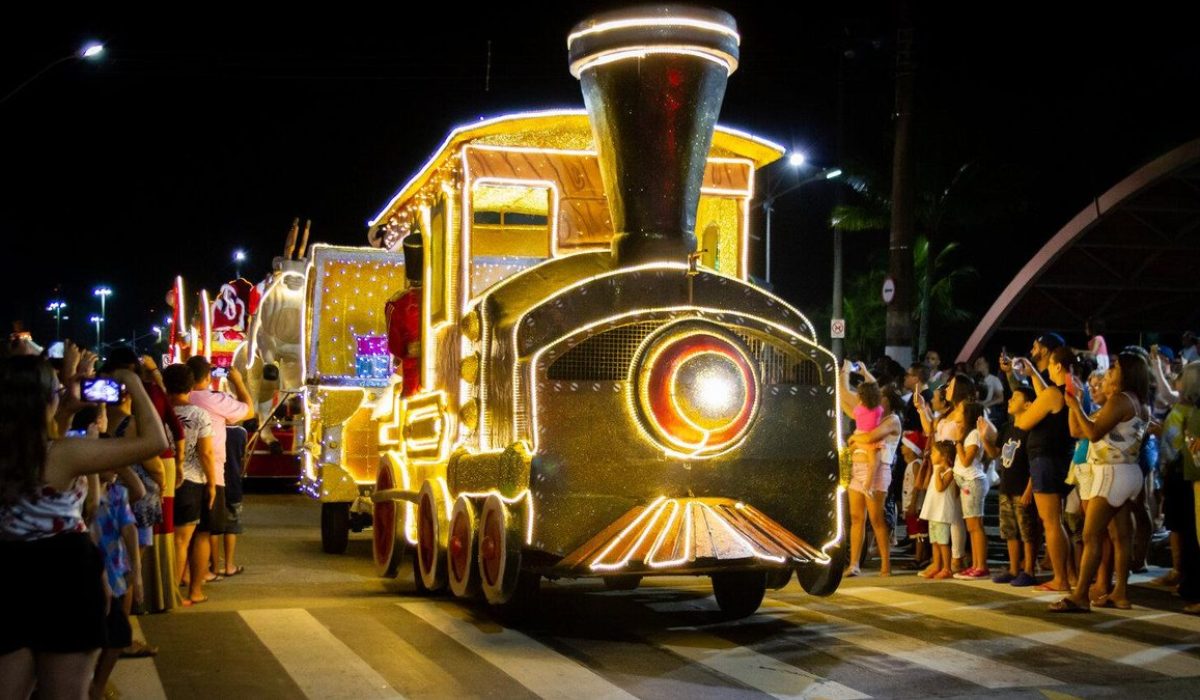 Christmas Experience Prefeitura de Ilhabela leva Parada de Natal às ruas da cidade neste domingo (21)