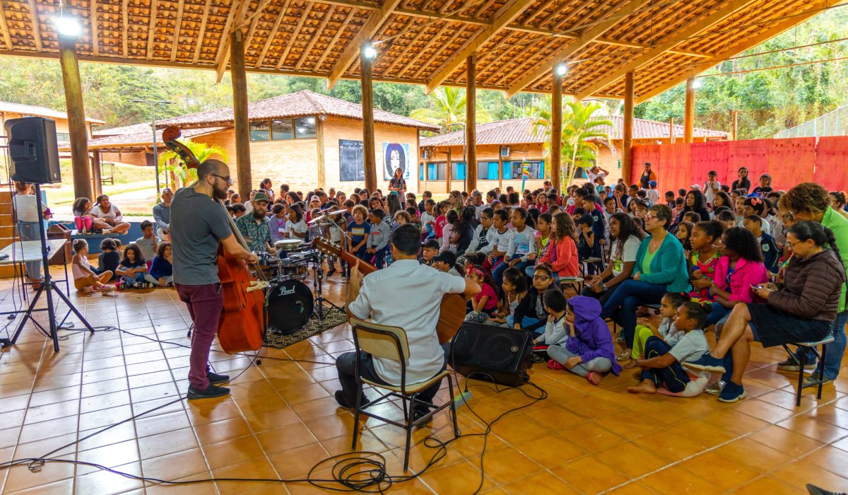 Ensaio Aberto em Ilhabela - Escola Mpal Paulo Renato Costa Souza. Foto Dhyan Fortin