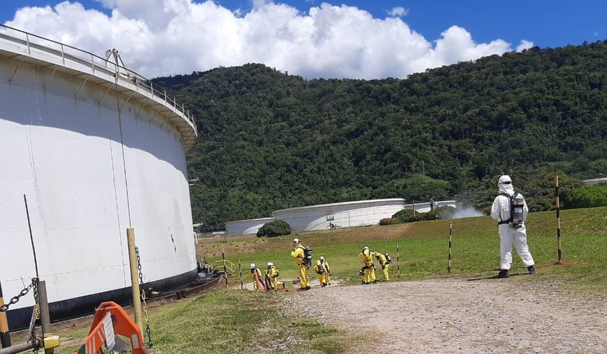 Equipes de contigência simularam uma situação de resposta à emergência nas instalações do terminal