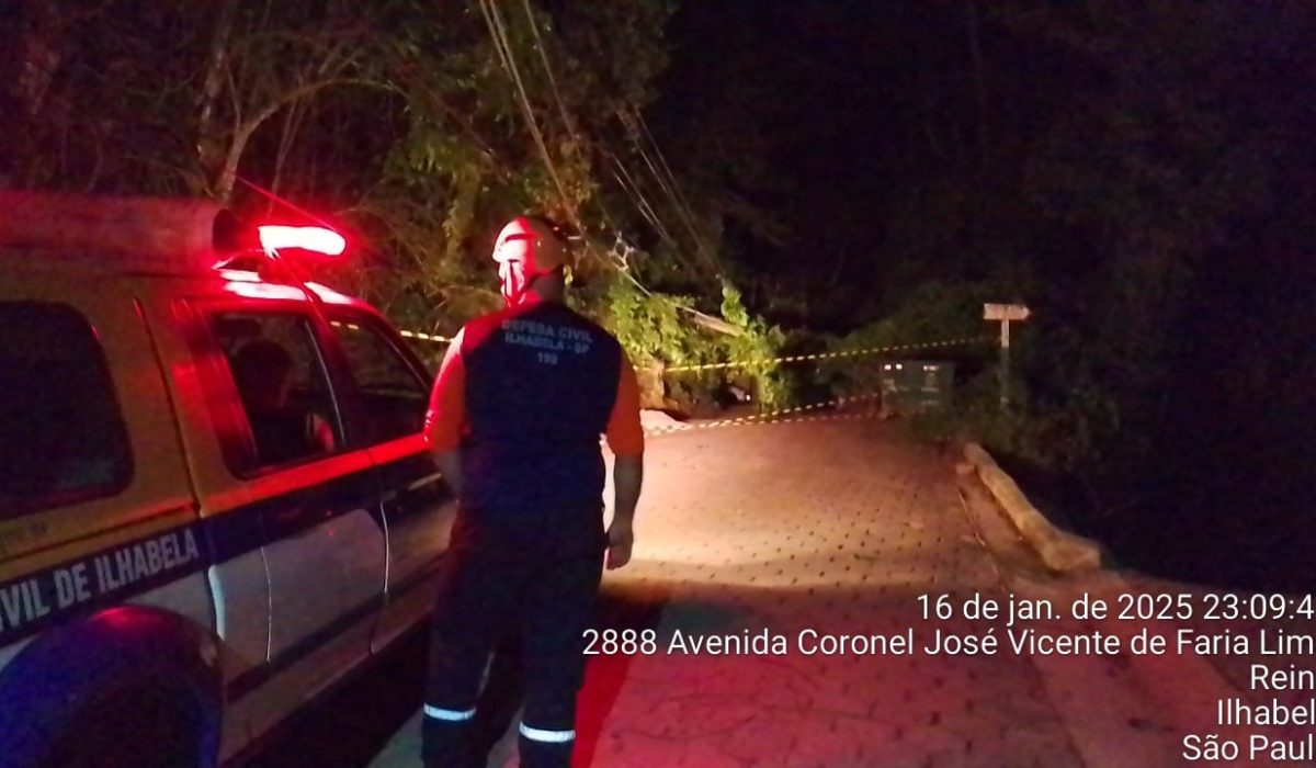 Estrada de Castelhanos de Ilhabela é interditada devido à queda de árvores 02