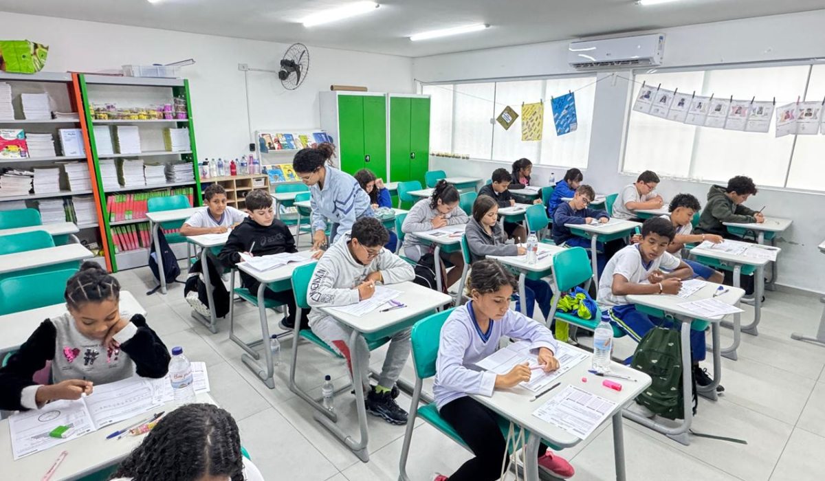 Estudantes da rede municipal de Ilhabela iniciam provas do Saeb 2025 (2)