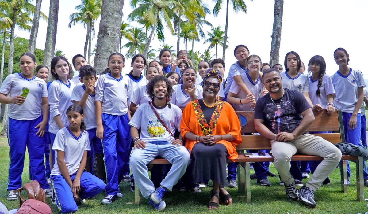 Estudantes de Ilhabela apresentam documentário sobre história e resistência da população negra durante a FLAI 2025 (3)