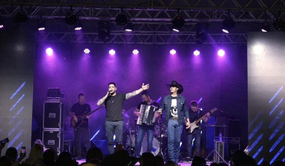Festa da Padroeira 2026 - show de Talis & Welinton é destaque em primeiro fim de semana do evento - Foto - Divulgação