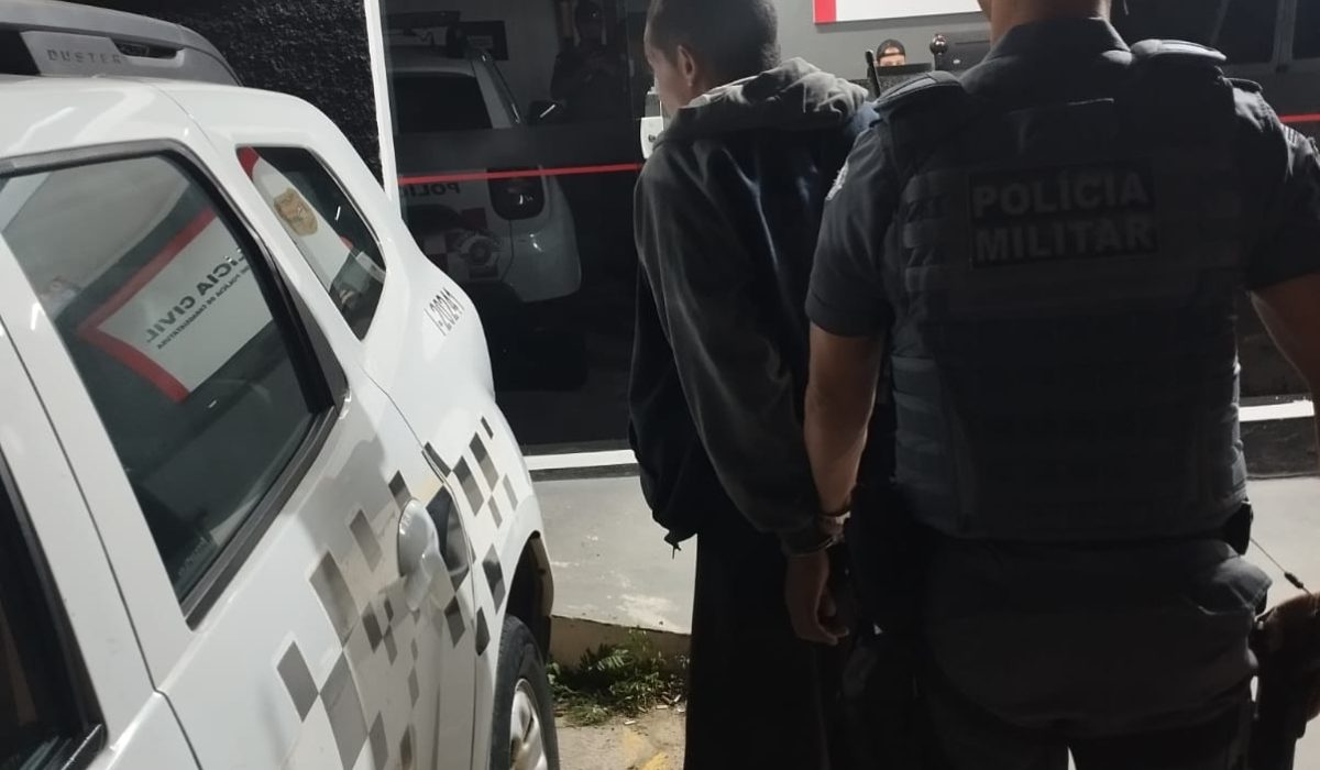 Homem é preso por tráfico de drogas na Praia das Palmeiras1