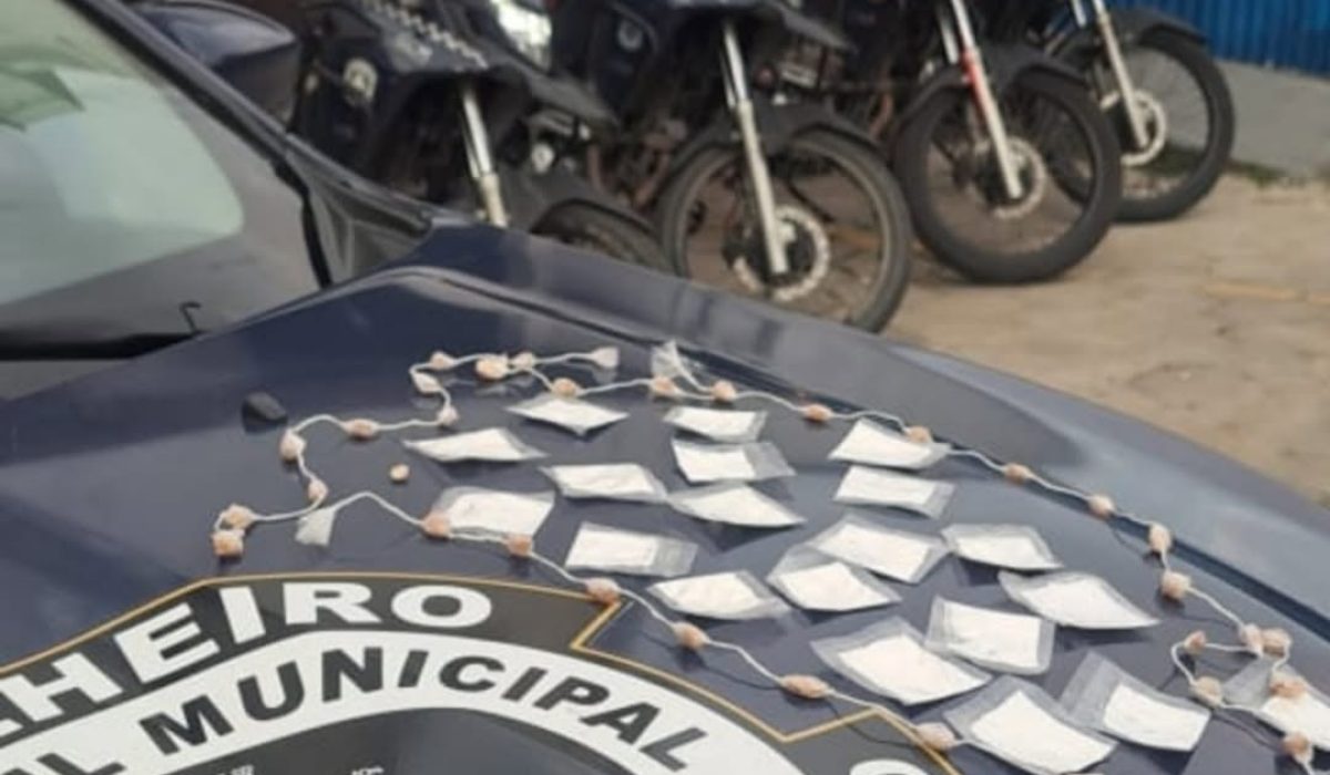 Homem é preso por tráfico de drogas no Jardim das Palmeiras, em Caraguatatuba