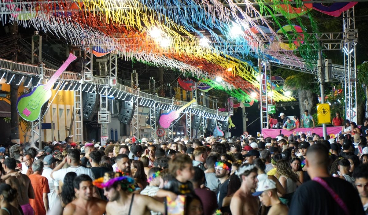 Ilhabela alerta para proibição de bebidas em recipientes de vidro e spray de espuma durante o CarnaIlha 2026 (2)