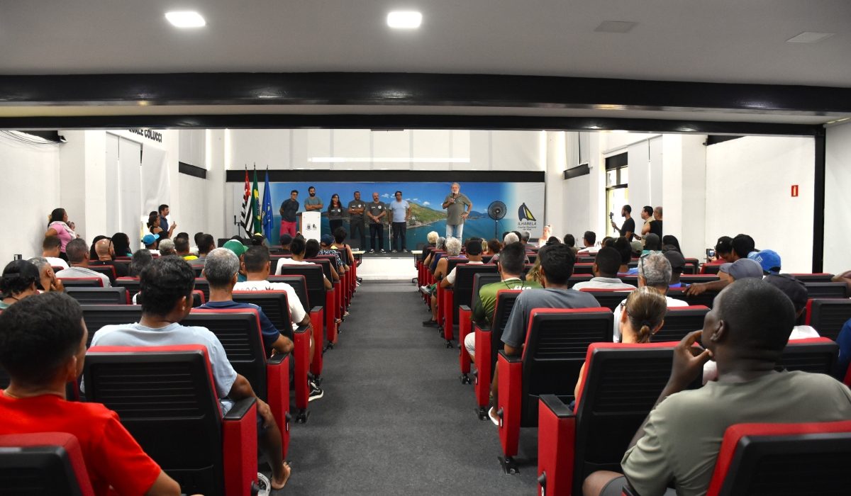 Ilhabela dá início à temporada 2026 com entrega de licenças e lançamento do “Guia do Ambulante Legal” (3)