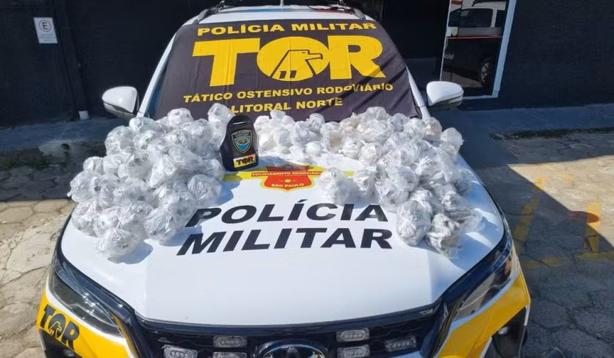 Mais de 6 kg de maconha e cocaína são apreendidos em operação na Tamoios