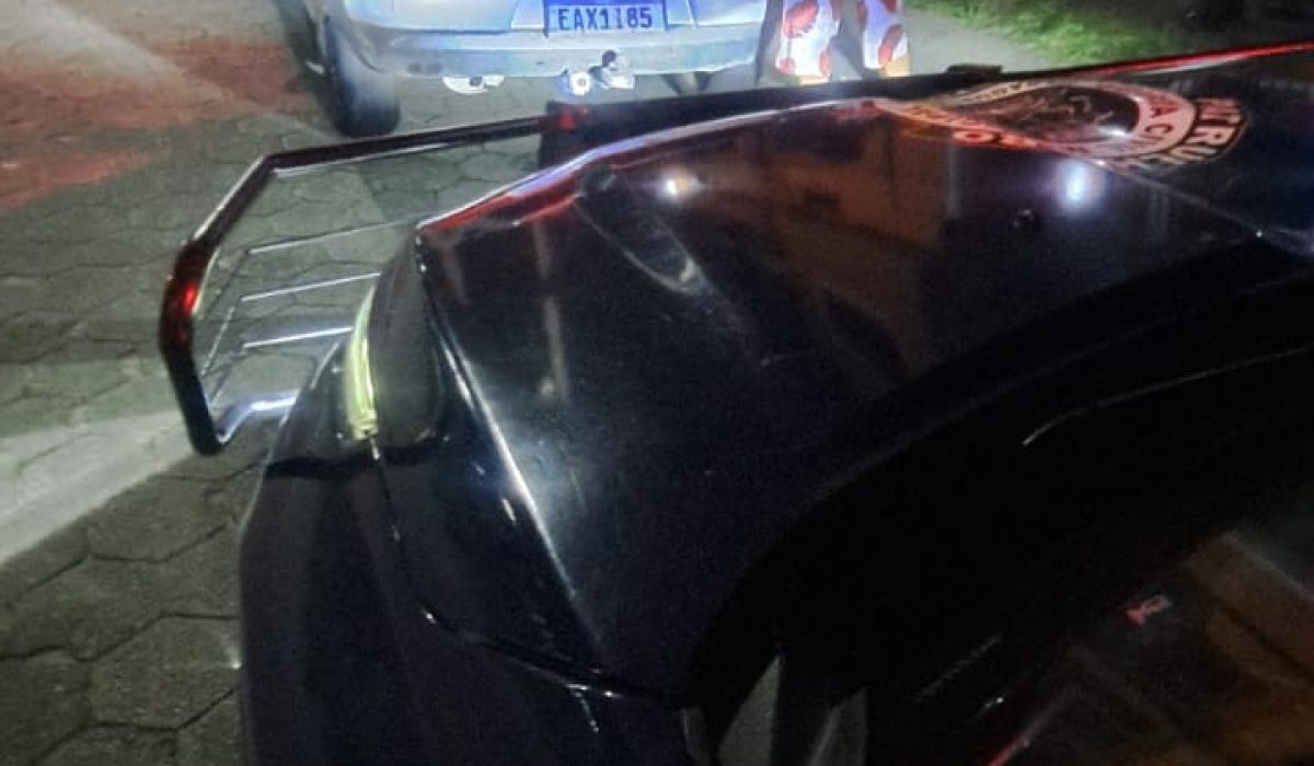 Menor é apreendido após furtar carro e circular pela cidade em Caraguatatuba
