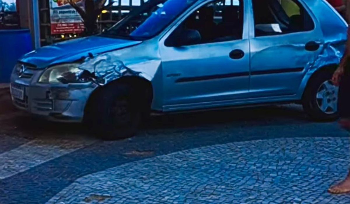 Motorista sem habilitação invade calçadão e causa confusão na Martim de Sá1
