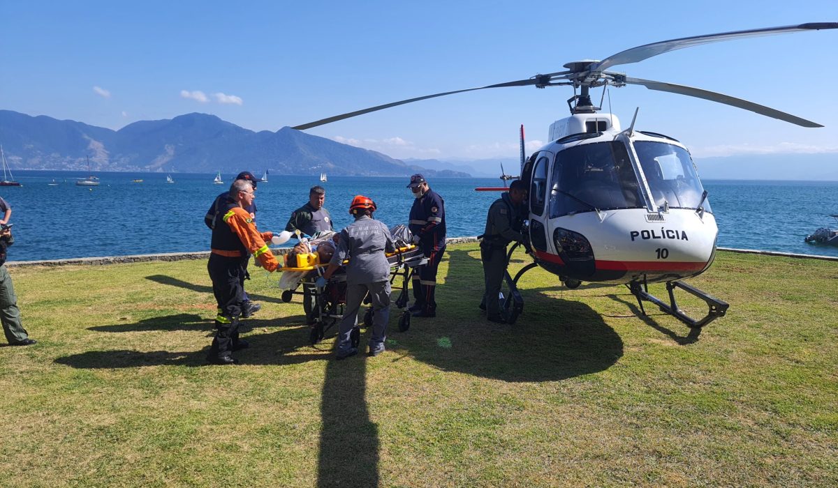 Muro desaba e deixa operário gravemente ferido em Ilhabela1
