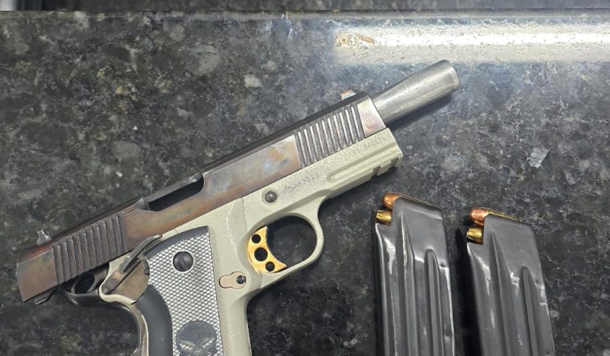 PM prende homem armado e captura procurado da Justiça em Caraguatatuba