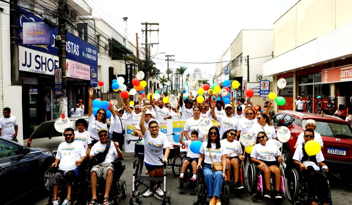 Passeata-Todos-os-caminhos-importam-Foto-luis-GavaPMC-9-1-scaled