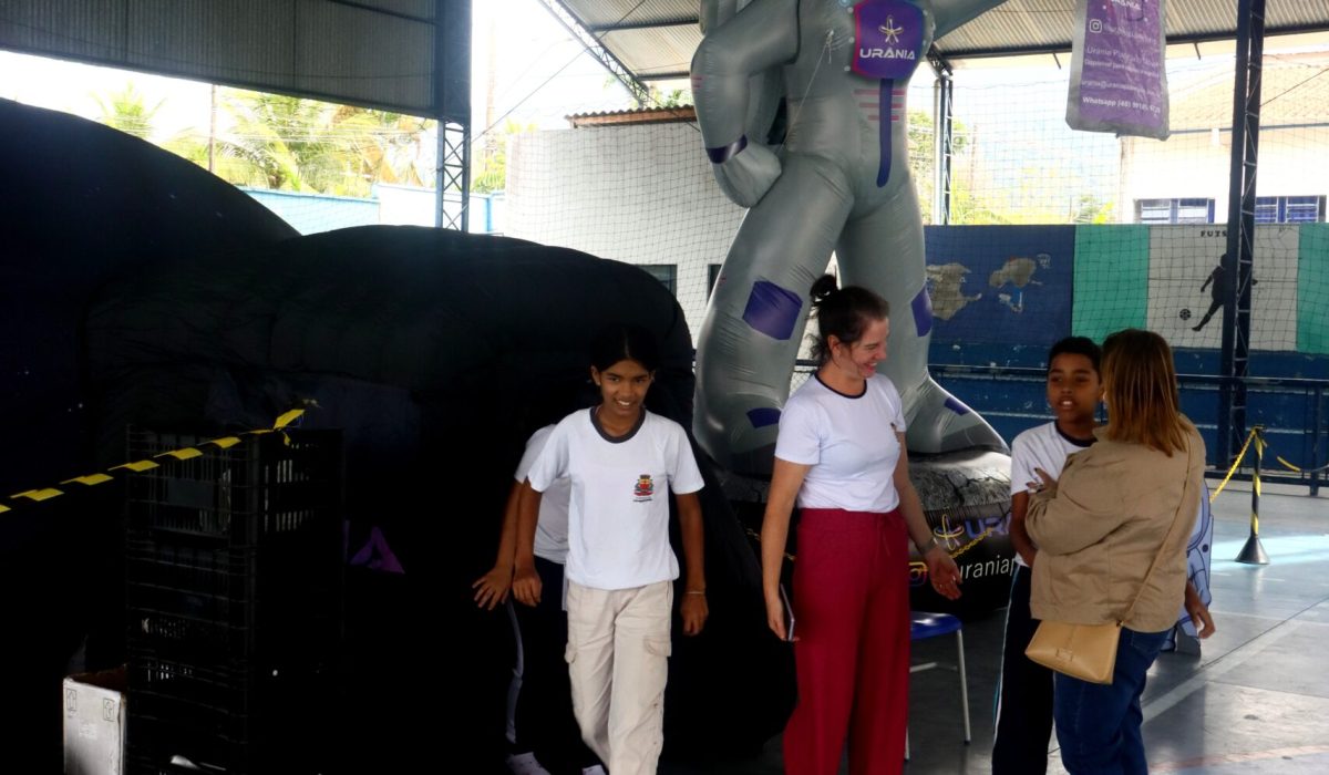 Planetário Intinerante EMEF PROF Antonia Antunes Arouca Foto Luís Gava(PMC) (33)