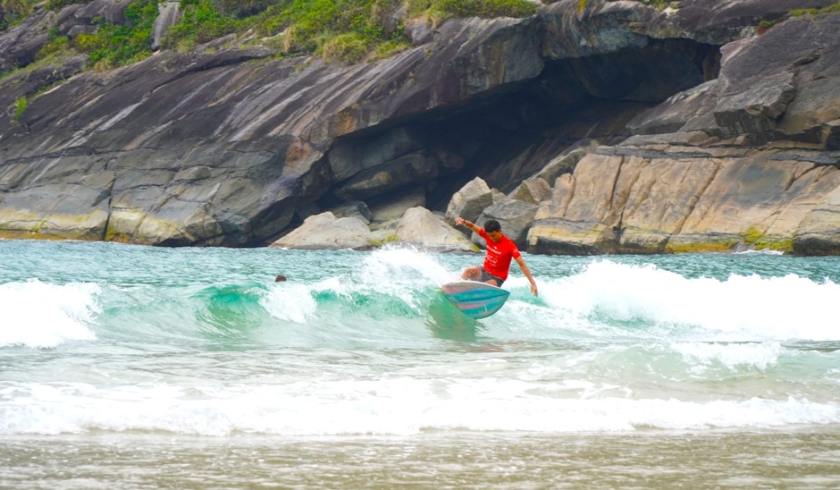 Praia do Bonete recebe 6ª edição do Campeonato de Surf das Comunidades Tradicionais