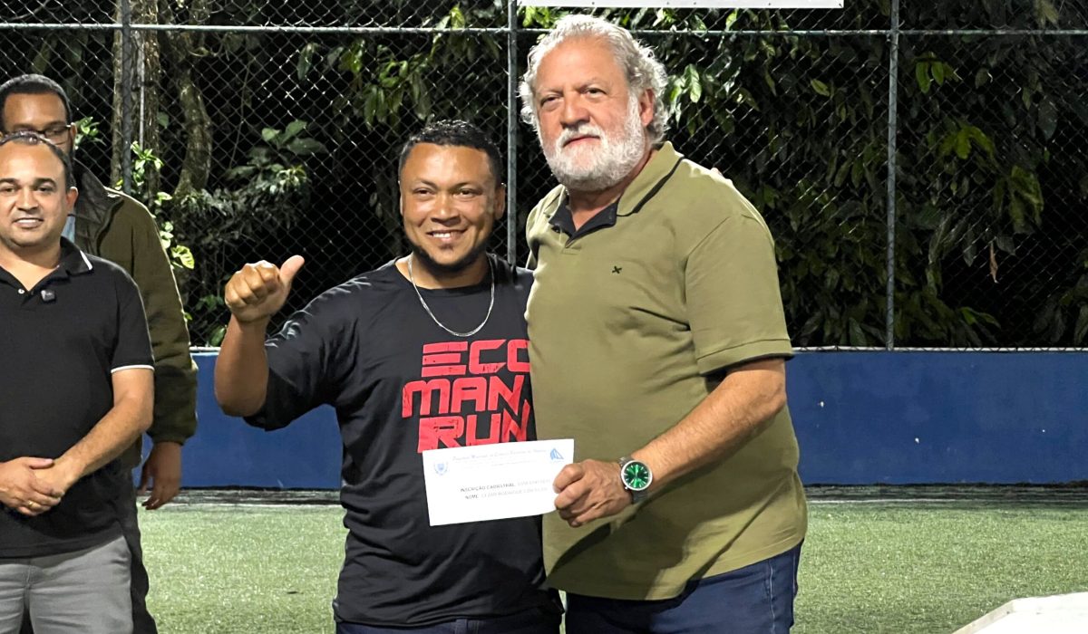 Prefeito Toninho Colucci destaca avanço na regularização fundiária com entrega de 153 cadastros imobiliários no núcleo Santa Terezinha (3)