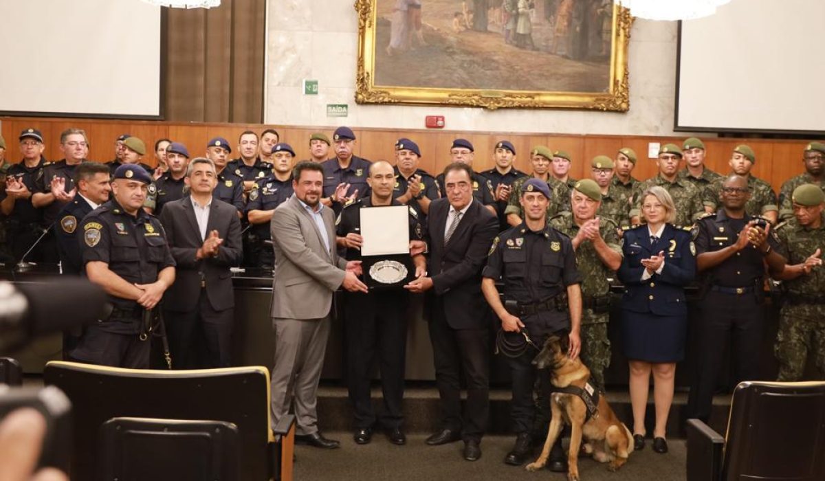 Prefeito de São Sebastião, Felipe Augusto, participa de homenagem à Guarda Civil Metropolitana por atuação na calamidade de fevereiro