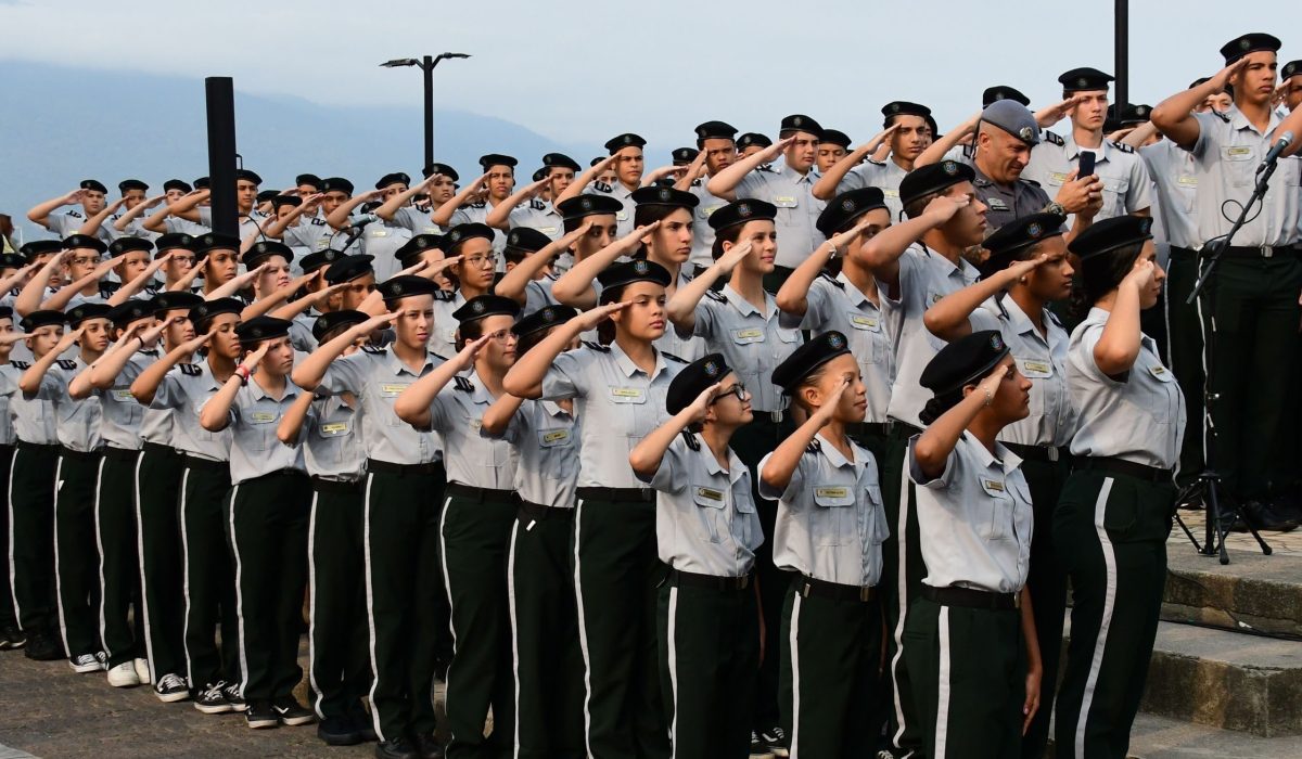 Prefeitura de Ilhabela abre matrículas para 100 vagas no Ensino Médio da Escola Cívico-Municipal Orestes Quércia (2)