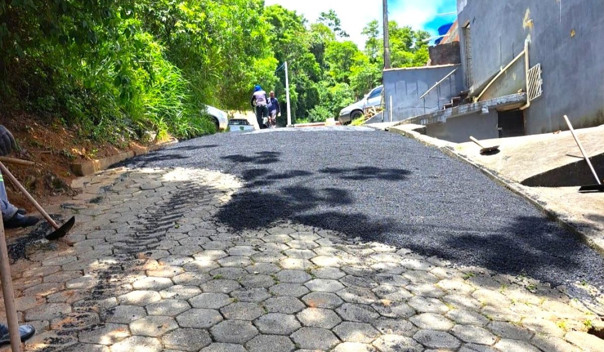 Prefeitura de Ilhabela conclui asfaltamento em dois importantes pontos da cidade