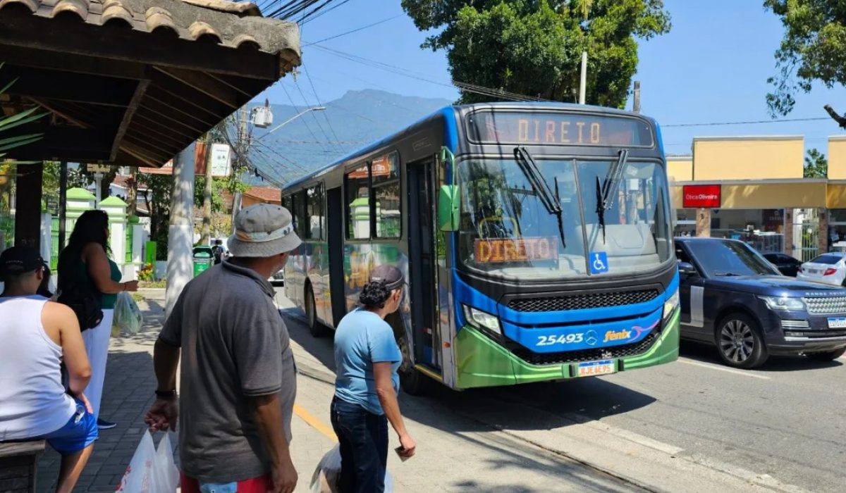 Prefeitura de Ilhabela divulga programação especial do transporte público para virada do ano 2025-2026