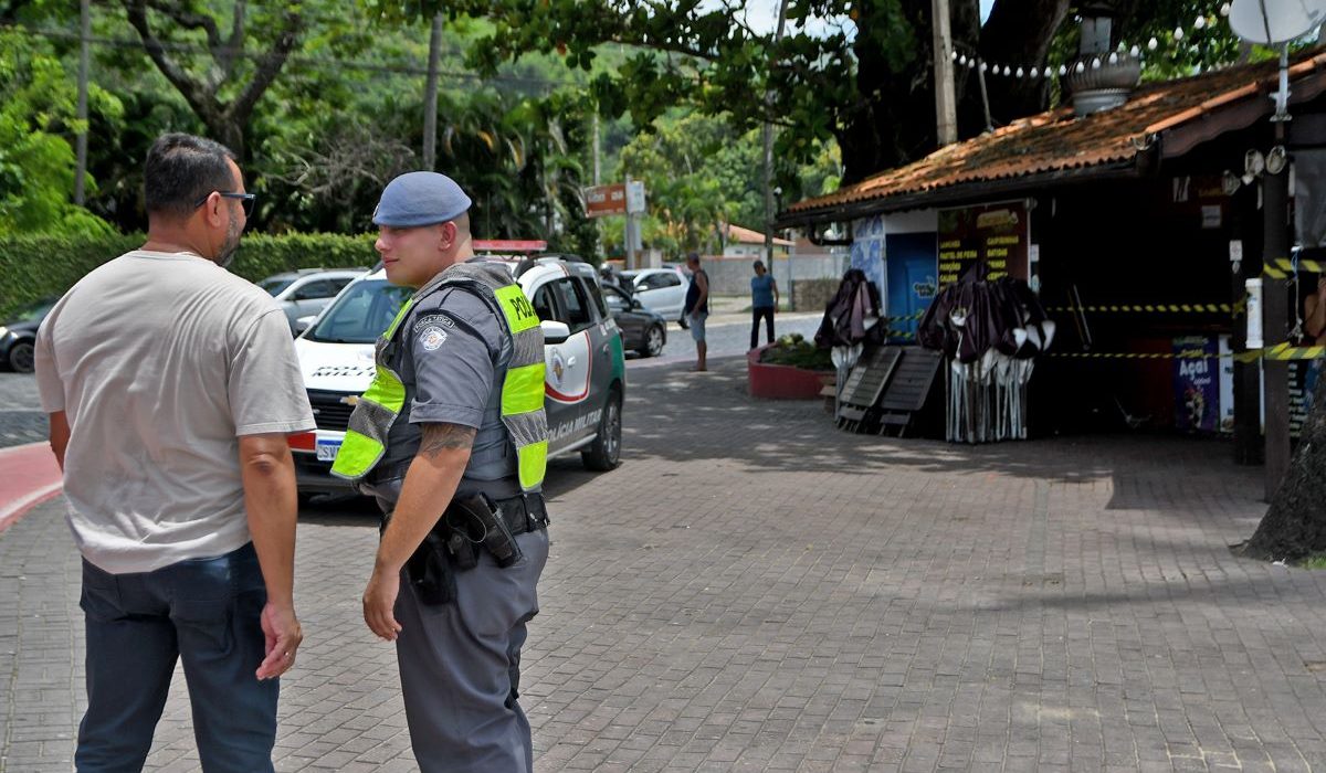 Prefeitura de Ilhabela interdita estabelecimento na Vila para garantir ordem pública (2)