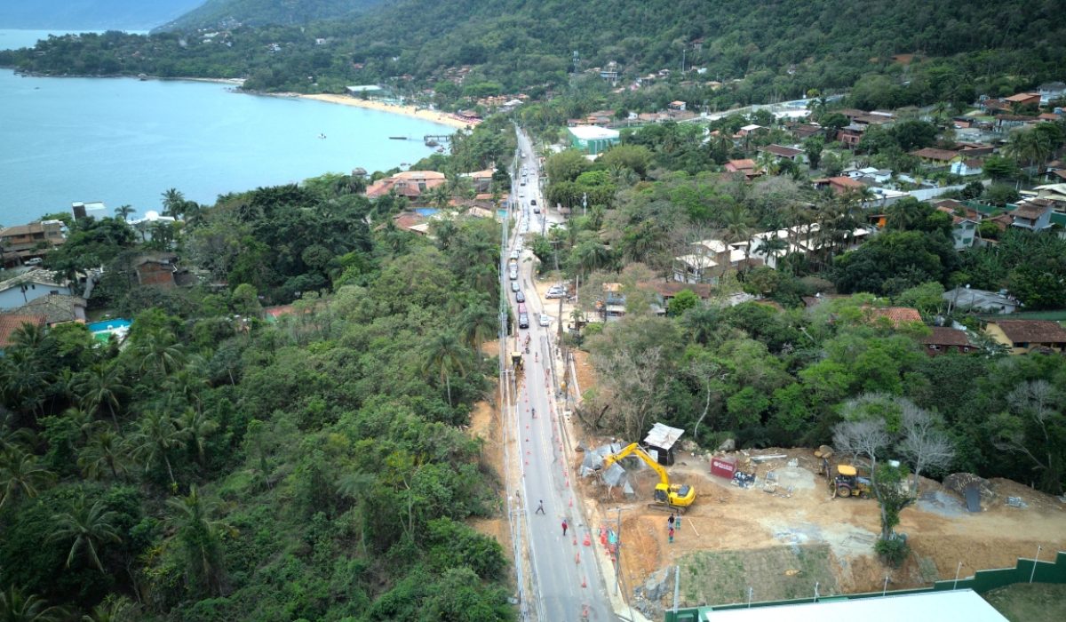 Prefeitura de Ilhabela paralisa obras na Rodovia SP-131 durante período de maior fluxo no fim de ano