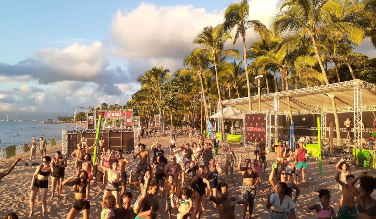 Prefeitura de Ilhabela promove aulas gratuitas de dança na Arena do Verão Ilhabela Viva