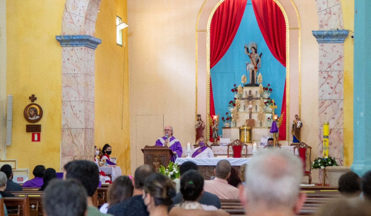 Prefeitura e Paróquia São Sebastião realizam missa campal de Finados