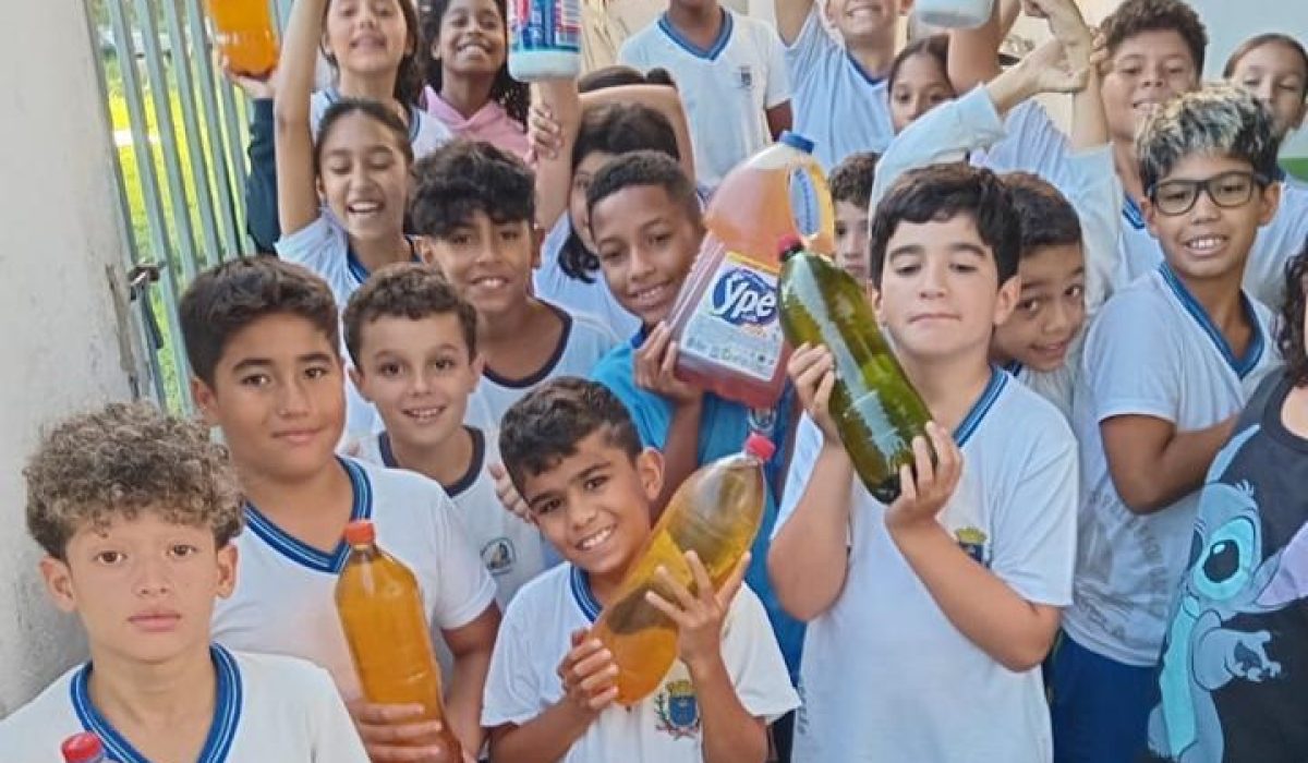 Projeto “Água e Óleo não se misturam” mobiliza escola de Ilhabela e arrecada quase mil litros de óleo (2)