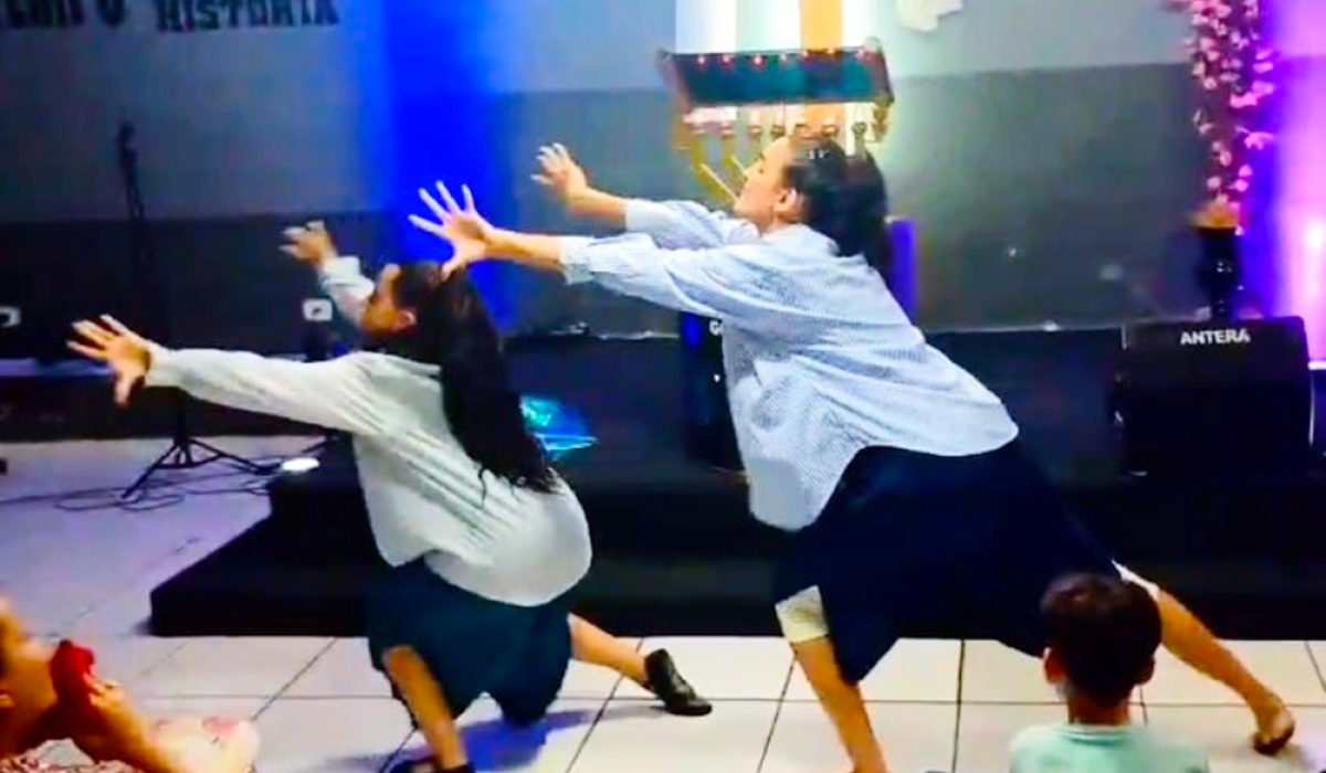 Rebeca e Mari, uma das apresentações do Aliançados em Cristo – Divulgação Rebeca e Mari, uma das apresentações do Aliançados em Cristo - Divulgação