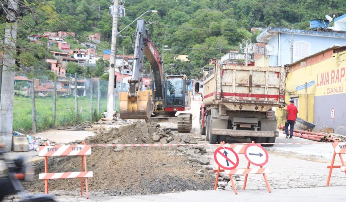 Rua Benedito do Itatinga interditada F1