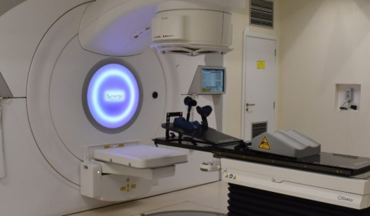 Sala-de-Radioterapia-do-HRLN-825x305