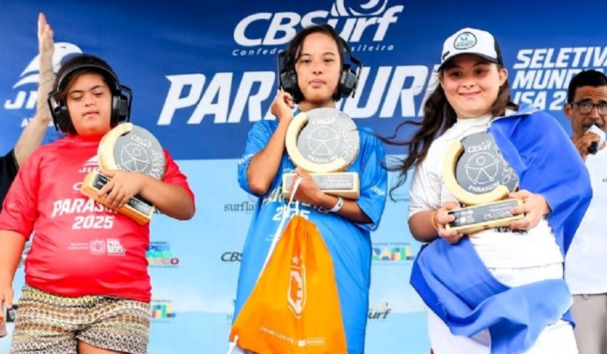 Surfista de São Sebastião é tricampeã brasileira de Parasurf na categoria Down