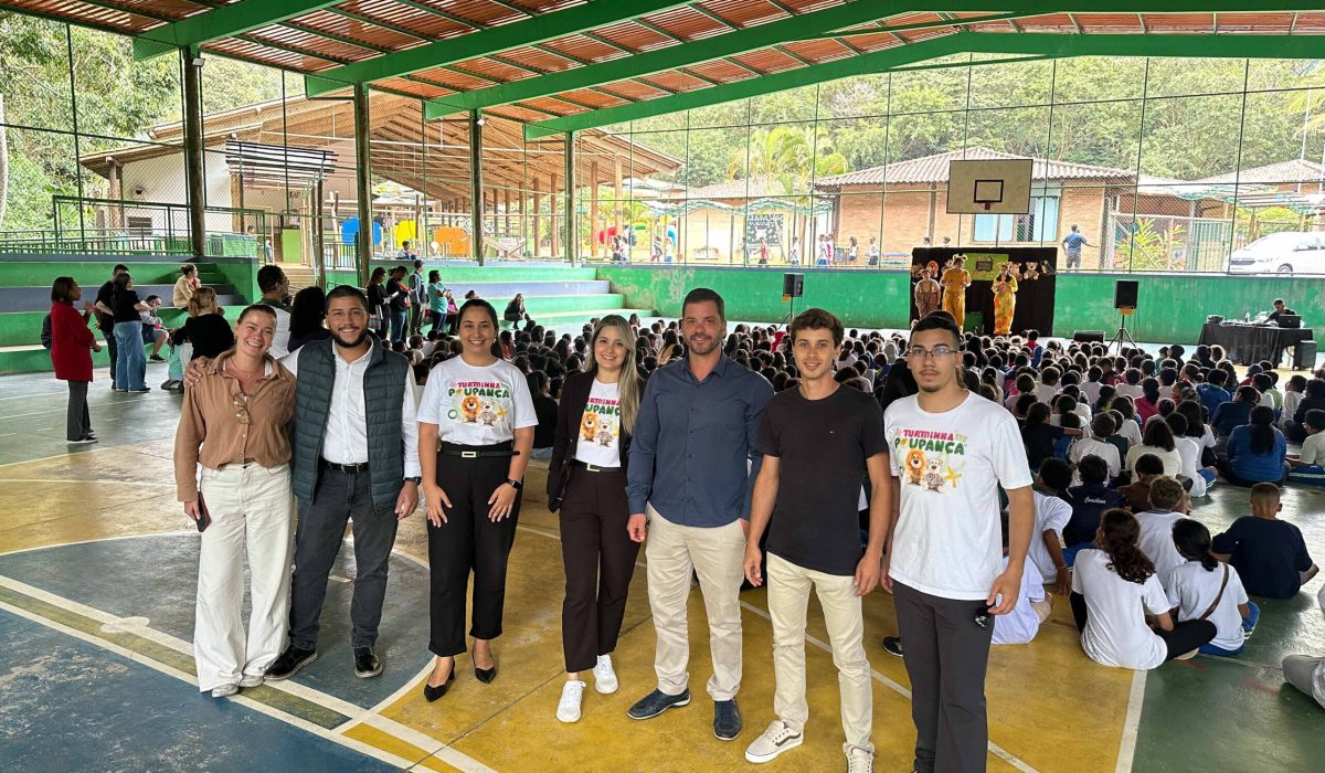Teatro sobre educação financeira é apresentado para alunos em Ilhabela (3)