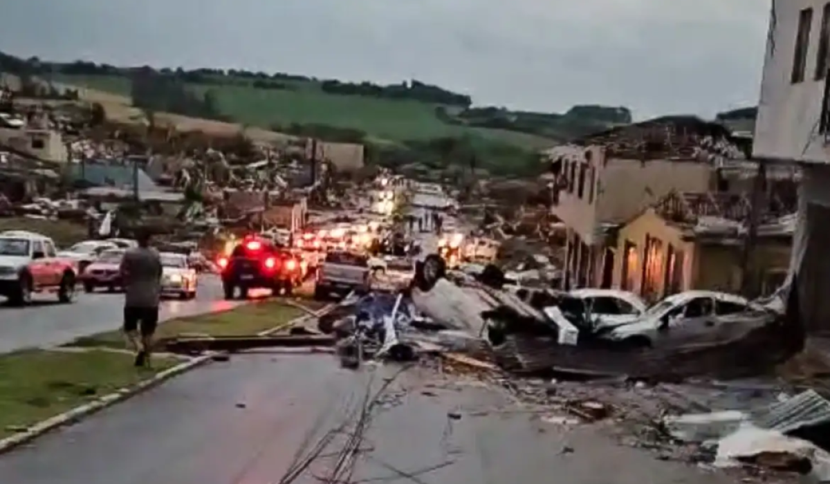 dfe7136b-f903-4ce5-a1e2-32207f96593f